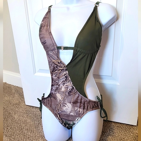 One Piece Camo Swimsuit by Team Realtree M - Picture 1 of 5